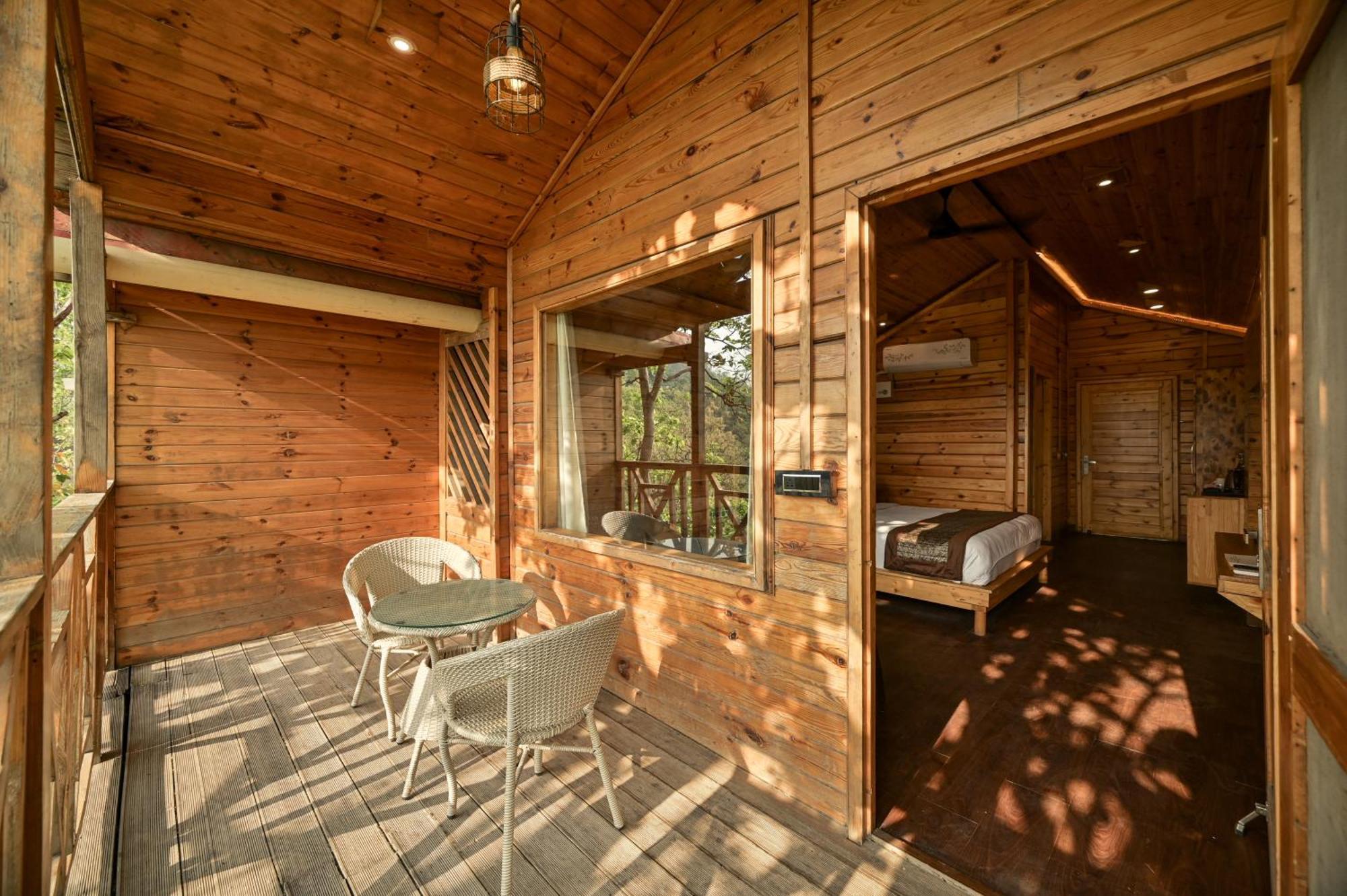 Aavaas Hill Resort ランズドーン エクステリア 写真